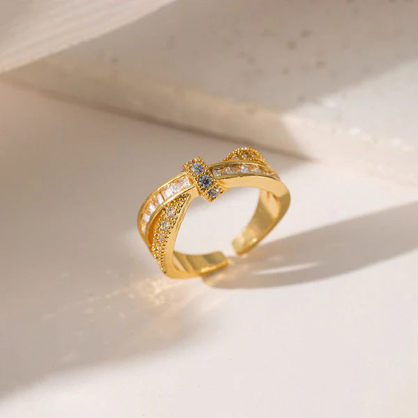 Radiance Knot Ring