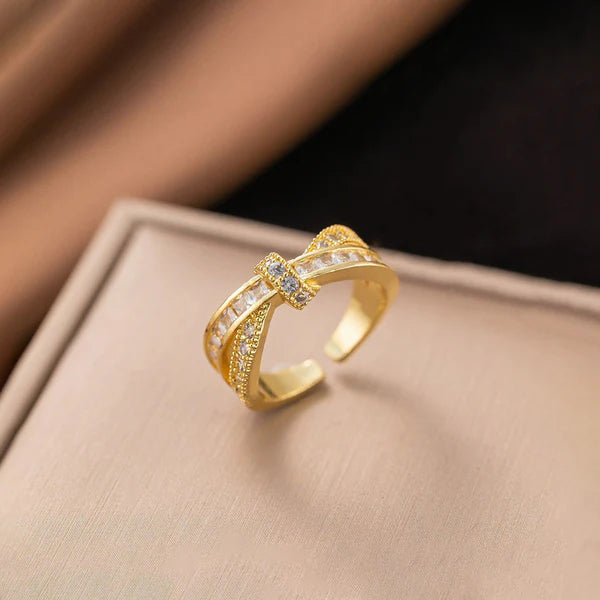 Radiance Knot Ring