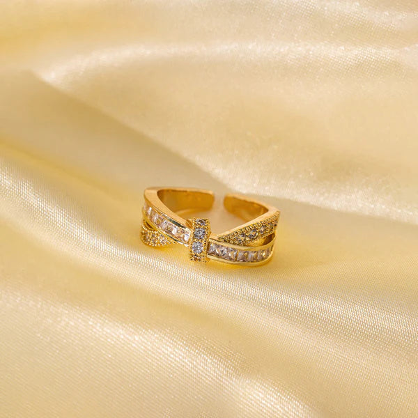 Radiance Knot Ring
