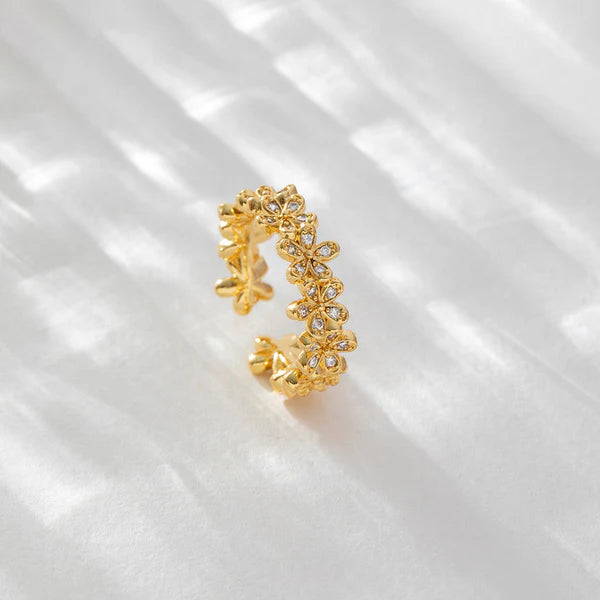 Feminine Flower Ring
