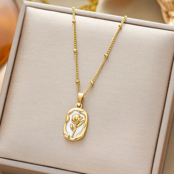 Flower Pendant Necklace