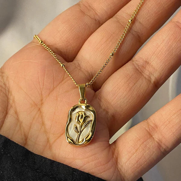 Flower Pendant Necklace