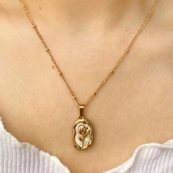 Flower Pendant Necklace